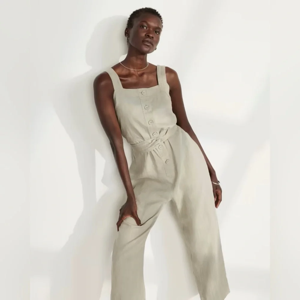 Everlane linen picnic jumpsuit in sea grass, like new size 00
